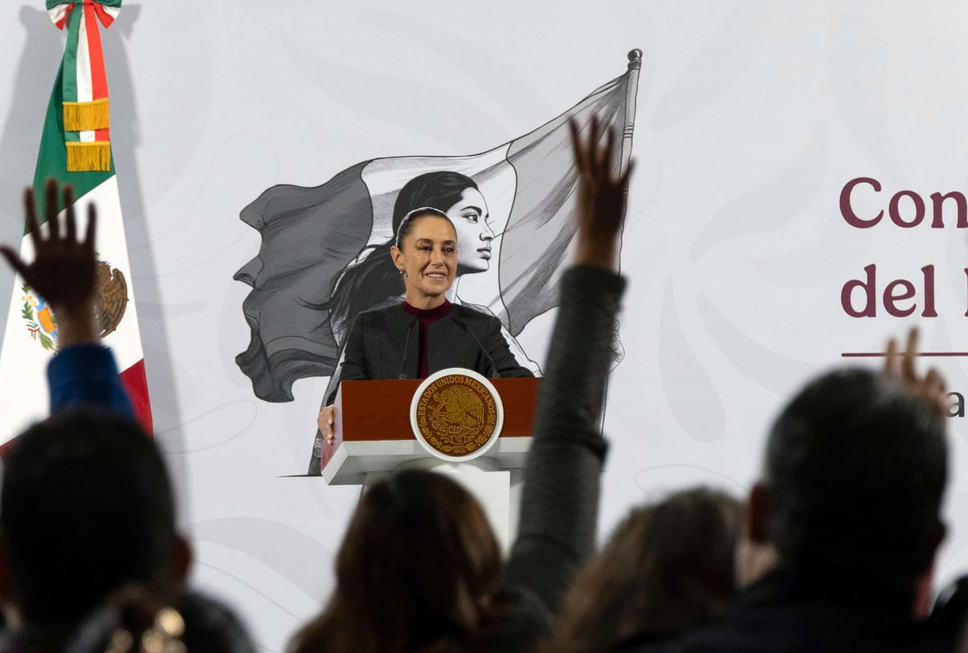 Fotografía cedida este viernes por la presidencia de México, de la mandataria mexicana Claudia Sheinbaum, durante su conferencia de prensa en Palacio Nacional de la Ciudad de México (México). EFE/Presidencia de México/SOLO USO EDITORIAL/NO VENTAS/SOLO DISPONIBLE PARA ILUSTRAR LA NOTICIA QUE ACOMPAÑA (CRÉDITO OBLIGATORIO)