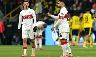 Los jugadores del Stuttgart Deniz Undav (d) y Bilal El Khannouss durante el partido de la Bundesliga que han jugado Borussia Dortmund y VfB Stuttgart en Dortmund, Alemania. EFE/EPA/FRIEDEMANN VOGEL