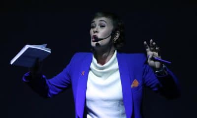 La embajadora de buena voluntad de ONU Mujeres y sobreviviente de violencia digital, Marion Reimers, habla durante una conferencia de prensa este martes en Ciudad de México (México). EFE/ Mario Guzmán