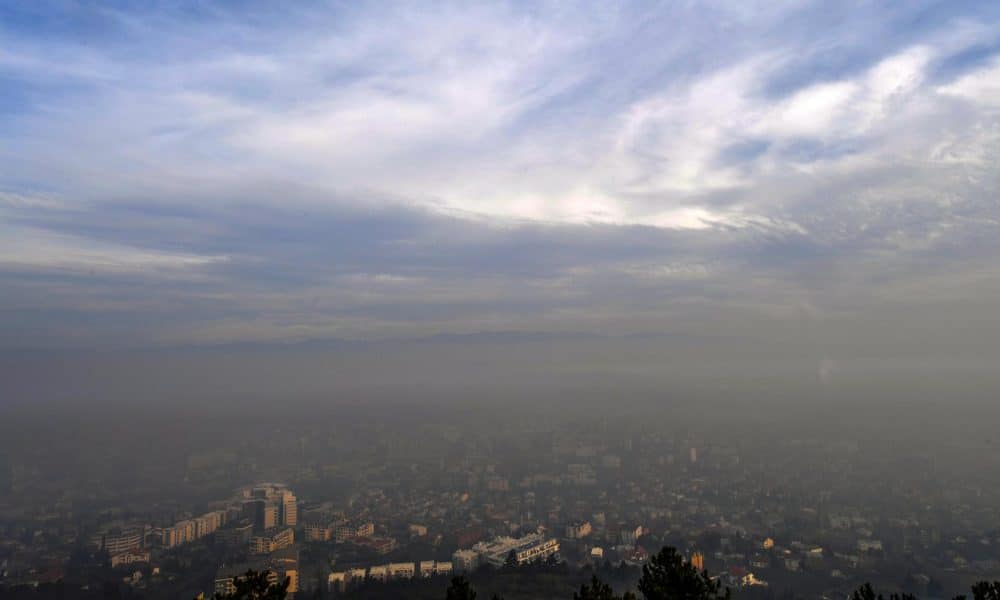 Una nube de contaminación cubre la ciudad de Skopje (Macedonia) en una imagen de archivo. EFE/ Georgi Licovski