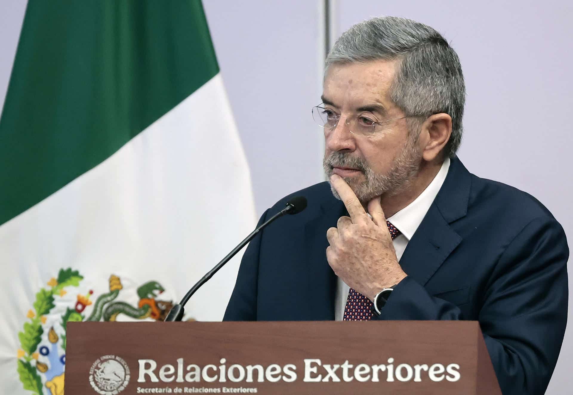 Fotografía de archivo del 3 de septiembre de 2025, que muestra al secretario de Relaciones Exteriores de México, Juan Ramón de la Fuente, durante una rueda de prensa en Ciudad de México (México). EFE/ José Méndez