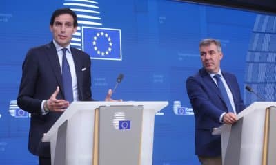 EFE/EPA/OLIVIER HOSLET