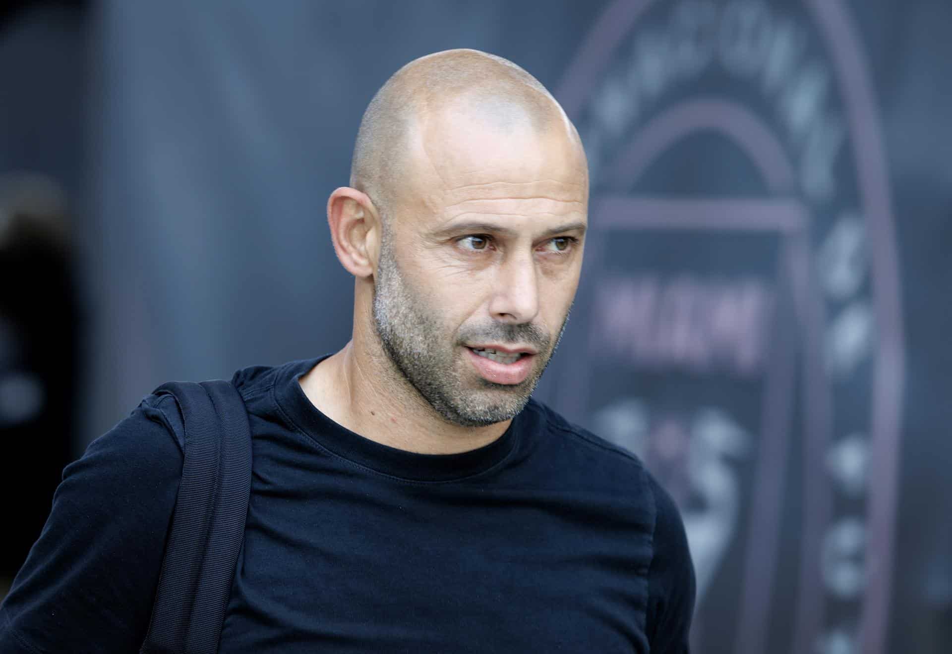 El entrenador del Inter Miami's Javier Mascherano celebró este sábado la conquista de la Coferencia Este de la MLS en el Chase Stadium de Fort Lauderdale (Florida), pero advirtió que el objetivo mayor es el título de la Liga, que se disputará el 6 de diciembre. EFE/EPA/Cristobal Herrera Ulashkevich