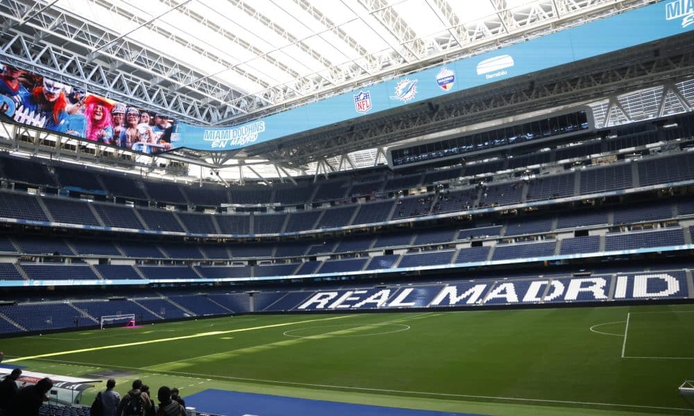 Vista del Bernabeu el pasado día 17 de enero cuando la Liga profesional de fútbol americano (NFL) anunció que los Miami Dolphins serán el 'equipo designado' (local) en el partido de ese campeonato que se disputará este año en el citado estadio. EFE/ Blanca Millez
