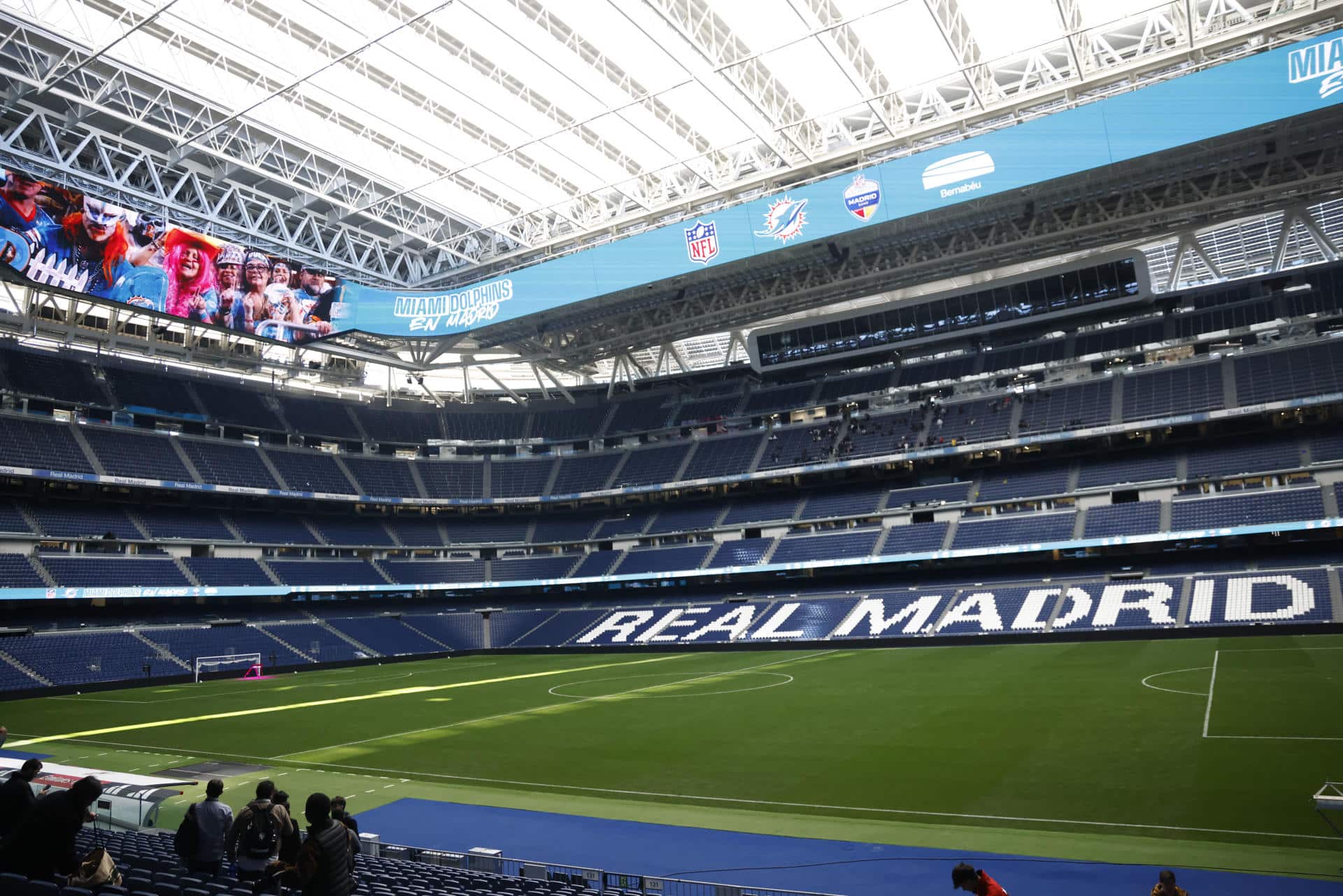 Vista del Bernabeu el pasado día 17 de enero cuando la Liga profesional de fútbol americano (NFL) anunció que los Miami Dolphins serán el 'equipo designado' (local) en el partido de ese campeonato que se disputará este año en el citado estadio. EFE/ Blanca Millez