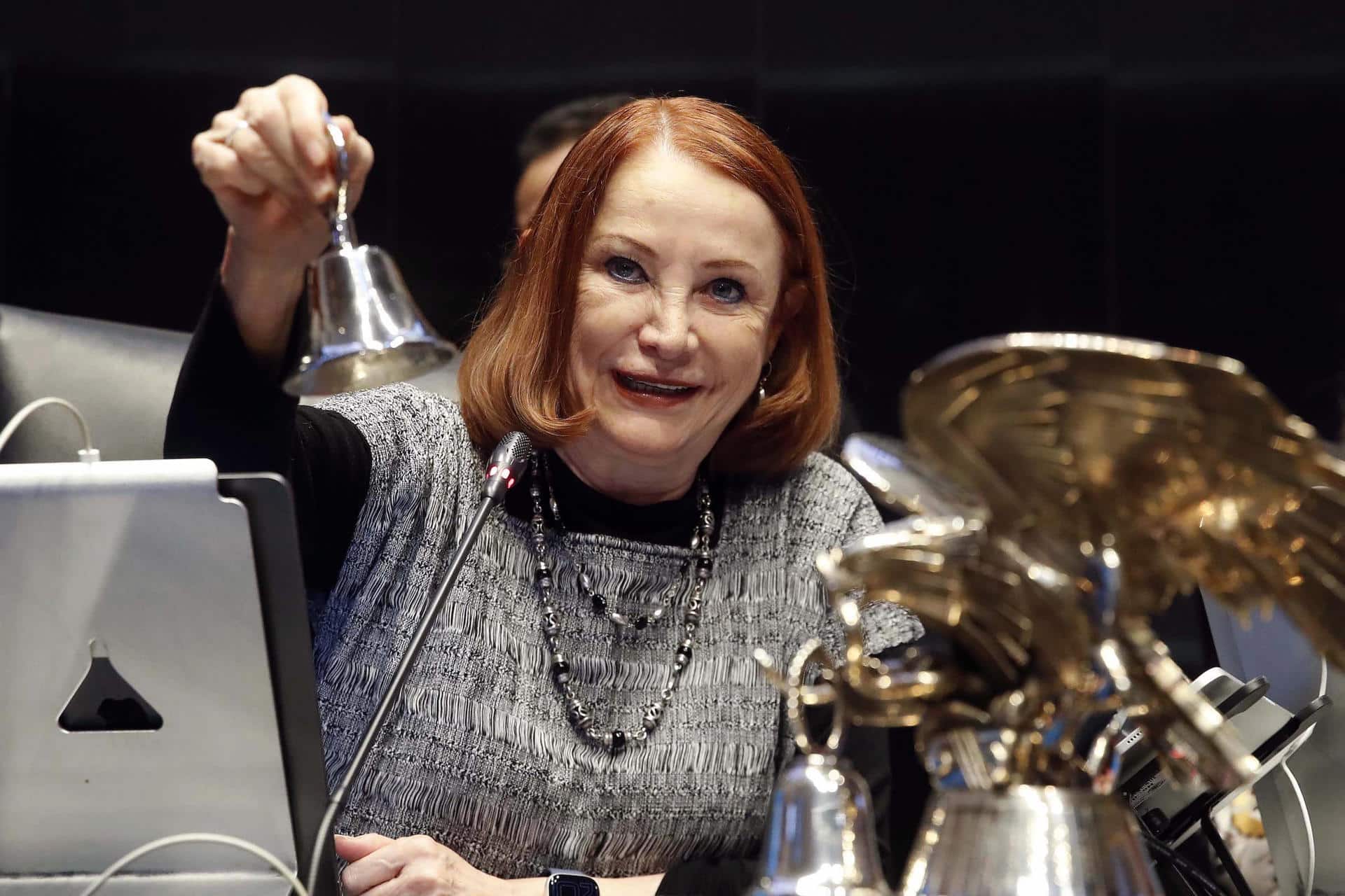 Fotografía cedida por la Cámara de Senadores, donde se observa a la presidenta del recinto legislativo Laura Itzel Castillo, durante una sesión ordinaria este miércoles, en la Ciudad de México (México). EFE/ Cámara de Senadores /SOLO USO EDITORIAL/NO VENTAS/SOLO DISPONIBLE PARA ILUSTRAR LA NOTICIA QUE ACOMPAÑA(CRÉDITO OBLIGATORIO)