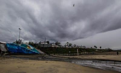 Fotografía de una playa cubierta de nubes grises en Ensenada, Baja California (México). Imagen de archivo. EFE/ Alejandro Zepeda