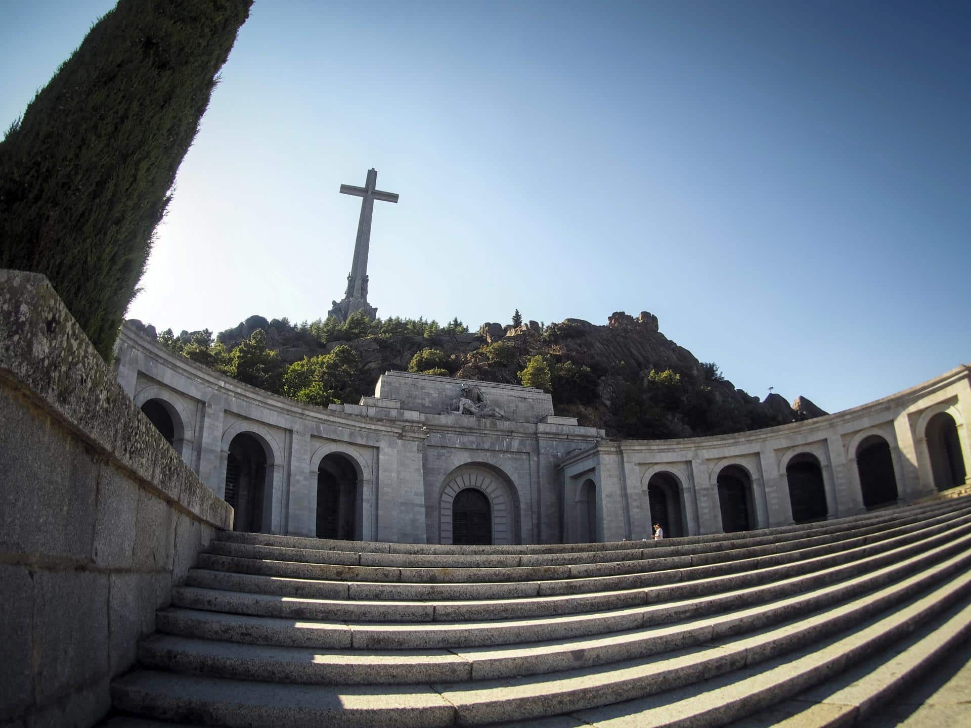 Vista de la fachada principal de la basílica del Valle de Cuelgamuros (antiguo Valle de los Caídos), que fue un monumento clave para el franquismo, a las afueras de Madrid, en España. EFE/ Fernando Villar