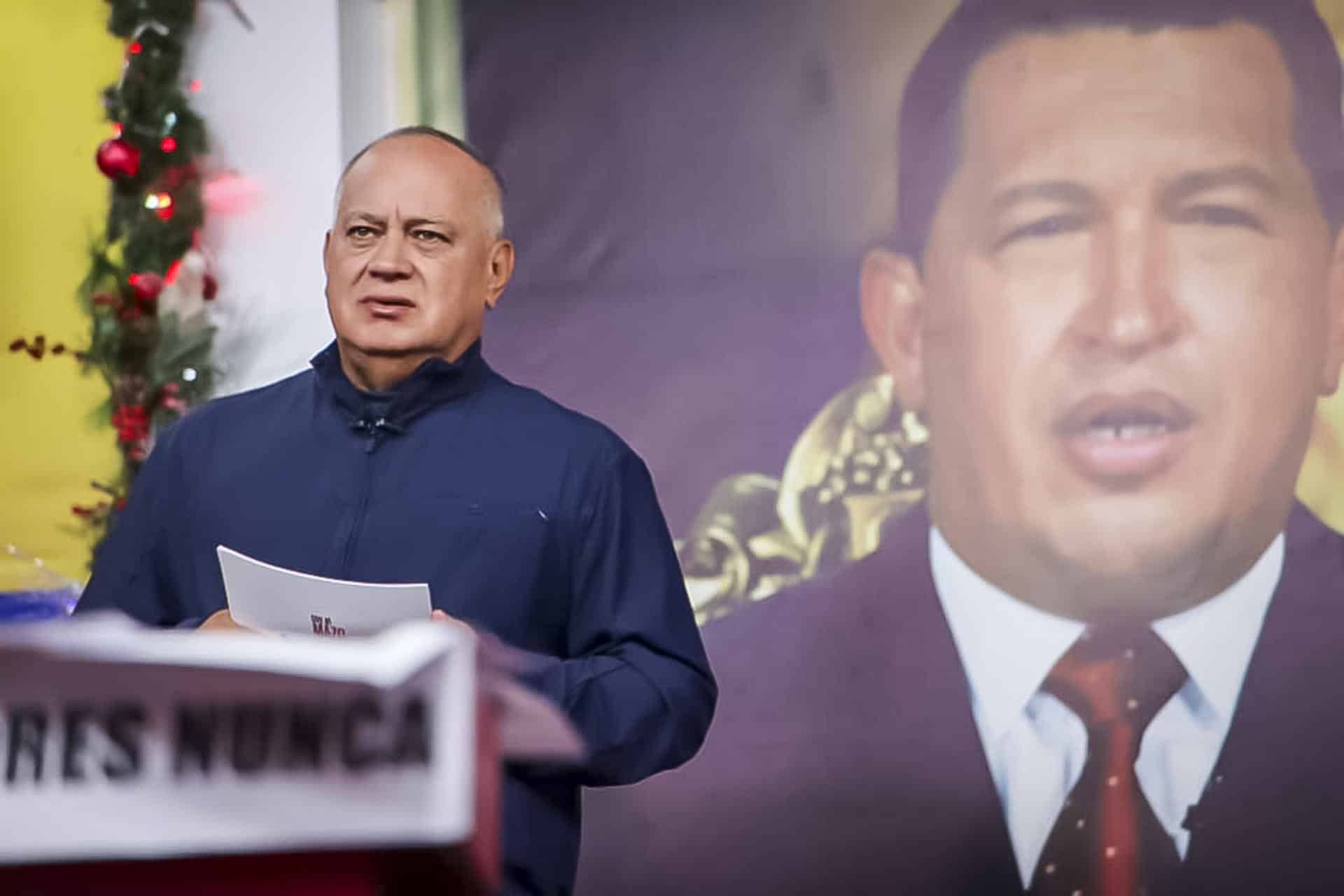 Fotografía cedida por Prensa del Ministerio de Interior, Justicia y Paz, donde se observa al ministro Diosdado Cabello hablando en su programa de televisión "Con el Mazo Dando" en Caracas (Venezuela). EFE/ Ministerio De Interior, Justicia y Paz