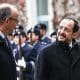 El canciller alemán Friedrich Merz (L) recibe al presidente chipriota Nikos Christodoulides (R) con honores militares, en la Cancillería Federal de Alemania en Berlín, Alemania, 14 de noviembre de 2025. La visita de Christodoulides tiene como objetivo presentar a Merz los pilares principales del programa de la presidencia de Chipre en la UE, incluyendo la defensa de la UE, la gestión de fronteras y el apoyo a la ampliación de la UE, especialmente en los Balcanes Occidentales. (Chipre, Alemania) EFE/EPA/FILIP SINGER