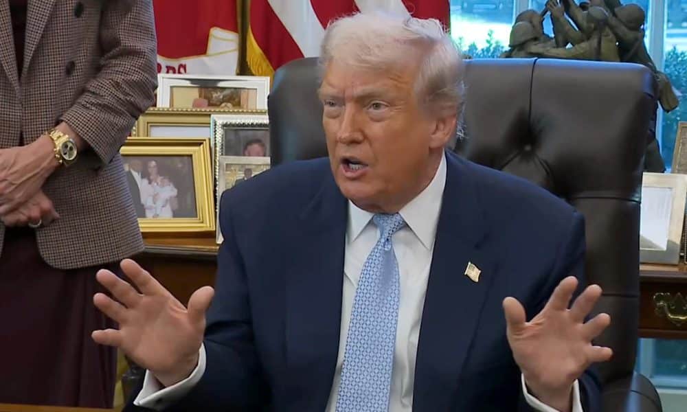 Captura de video tomada de una transmisión en la cuenta oficial @WhiteHouse en la red social X de la Casa Blanca del presidente de Estados Unidos, Donald Trump, hablando durante una rueda de prensa este lunes, en Washington (EE.UU.). EFE/ @WhiteHouse /SOLO USO EDITORIAL/NO VENTAS/SOLO DISPONIBLE PARA ILUSTRAR LA NOTICIA QUE ACOMPAÑA (CRÉDITO OBLIGATORIO)