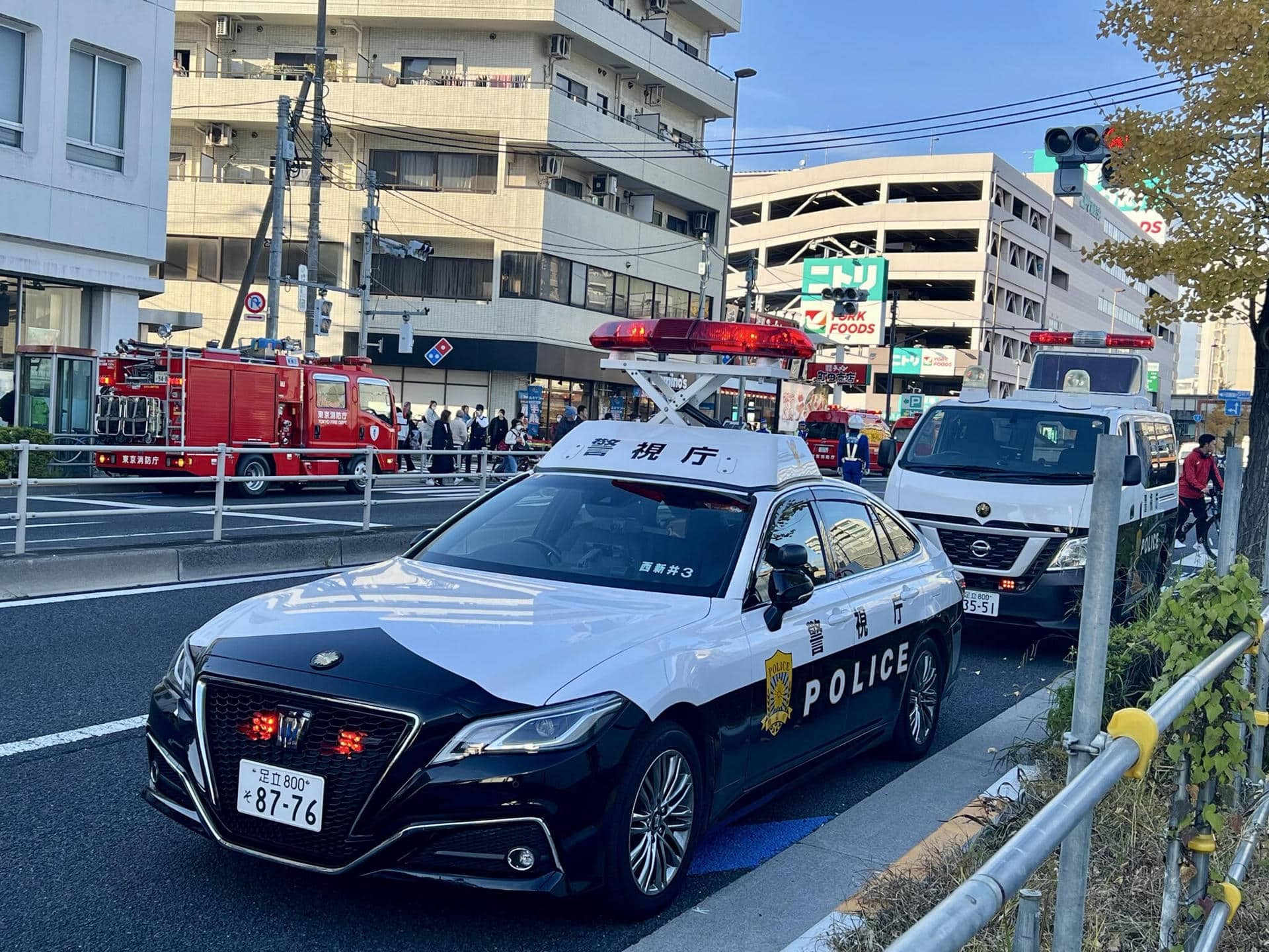 Tokio (Japón), 24/11/2025.- Al menos once personas resultaron heridas, dos de ellas fueron trasladadas inconscientes a un hospital, este lunes en Tokio tras ser atropelladas por un coche cuyo conductor trató de darse a la fuga a pie y fue detenido, un suceso que la Policía investiga como relacionado con el robo del vehículo. EFE/X: @you_winchester *****SOLO USO EDITORIAL/SOLO DISPONIBLE PARA ILUSTRAR LA NOTICIA QUE ACOMPAÑA (CRÉDITO OBLIGATORIO) *****