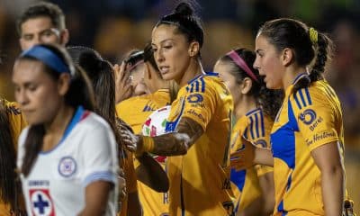 Jennifer Hermoso (c) de Tigres celebra un gol anotado a Cruz Azul durante un partido celebrado en el estadio Universitario de la ciudad de Monterrey (México). Fotografía de archivo. EFE/Miguel Sierra.