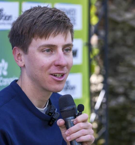 El campeón del mundo y cuatro veces ganador del Tour de Francia Tadej Pogačar admite su deseo de correr La Vuelta, pero "es difícil de combinar" con el Tour de Francia. EFE/Ángel Medina