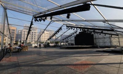 Los trabajadores preparan la plataforma donde el Papa León XIV recibirá a los líderes religiosos libaneses en la Plaza de los Mártires en Beirut, Líbano, 22 de noviembre de 2025. 
EFE/EPA/WAEL HAMZEH
 
//////////
 
BEIRUT (Lebanon), 22/11/2025.- Workers prepare the platform where Pope Leo XIV will receive Lebanese religious leaders in Martyrs' Square in Beirut, Lebanon, 22 November 2025. Pope Leo XIV will visit Lebanon from 30 November to 02 December 2025 on his first apostolic journey to the country. (Papa, Líbano) EFE/EPA/WAEL HAMZEH