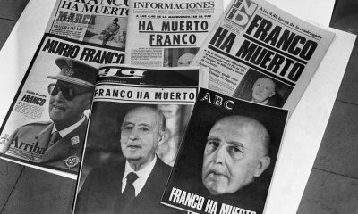 Foto de archivo de todos los periódicos matutinos y algunos vespertinos, en ediciones especiales, que salieron a la calle con las portadas dando la noticia del fallecimiento del dictador Francisco Franco el 20 de noviembre de 1975. EFE