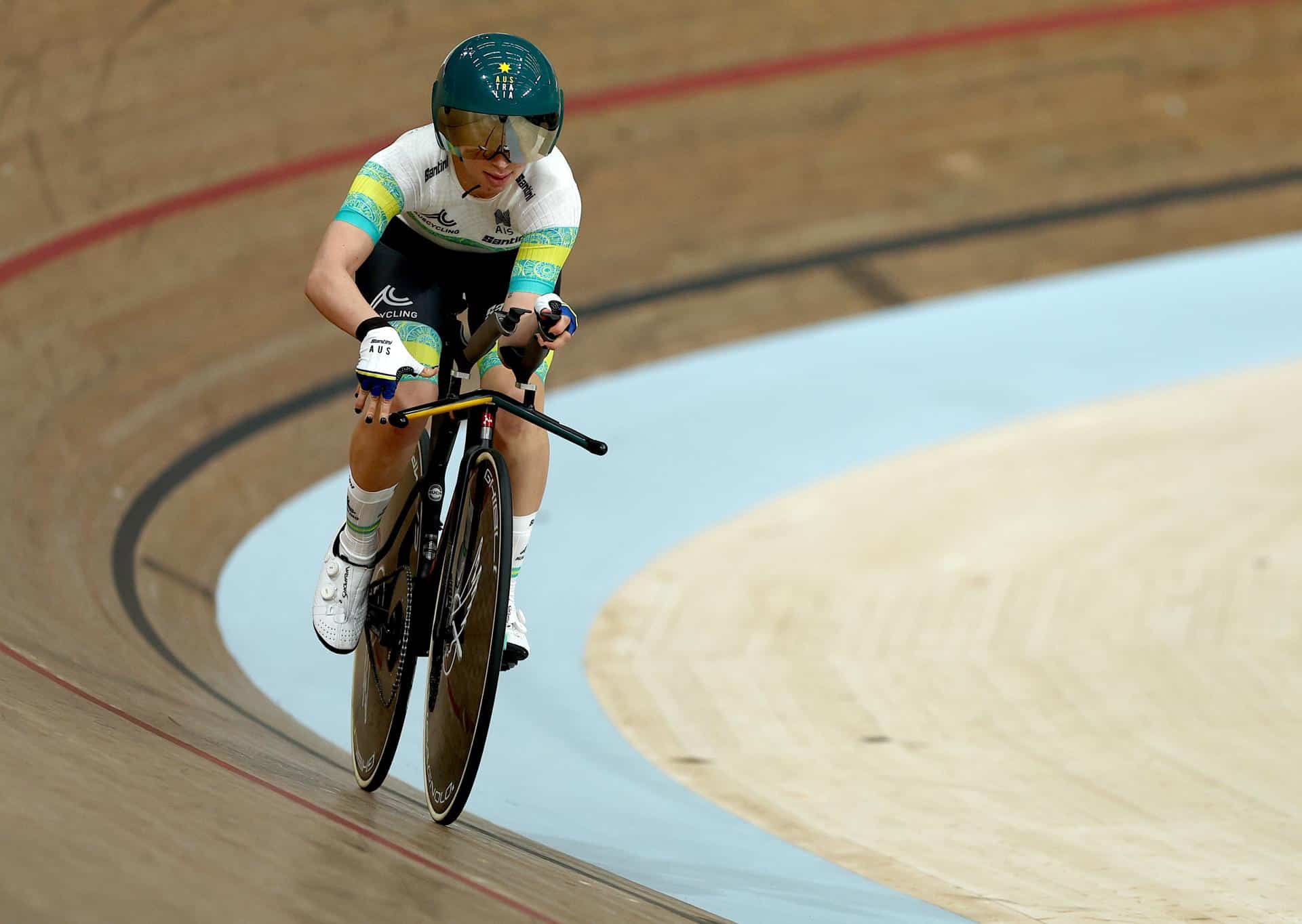 Imagen de archivo tomada el 2 de agosto de 2023 en Glasgow, Reino Unido, que muestra a la paraciclista australiana Paige Greco, oro paralímpico en Tokio 2020, durante el Campeonato Mundial de Ciclismo UCI. EFE/EPA/ADAM VAUGHAN