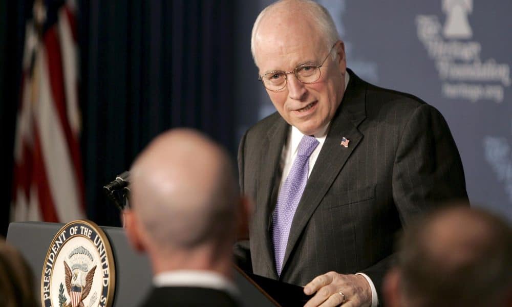 Fotografía de archivo del 23 de enero de 2008 del vicepresidente de Estados Unidos, Dick Cheney, hablando en Washington (Estados Unidos). EFE/ Matthew Cavanaugh