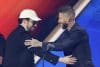 El futbolista español Sergio Ramos (d) saluda al cantante puertorriqueño Bad Bunny en la ceremonia de los Latin Grammy este jueves, en Las Vegas (Estados Unidos). EFE/ Octavio Guzmán

