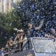 El lanzador de los Dodgers de Los Ángeles Blake Snell celebra durante el desfile del campeonato de la Serie Mundial este 3 de noviembre de 2025. EFE/EPA/JILL CONNELLY