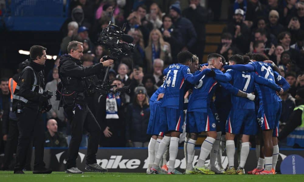 Los jugadores del Chelsea celeban un gol durante el partido de la Premier League que han jugado Chelsea FC y Wolverhampton Wanderers, en Londres, Reino Unido. EFE/EPA/DANIEL HAMBURY