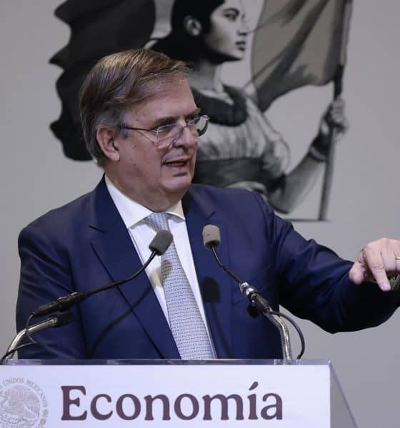 El secretario de Economía, Marcelo Ebrard, habla en una conferencia de prensa en Ciudad de México (México). Imagen de archivo. EFE/ José Méndez