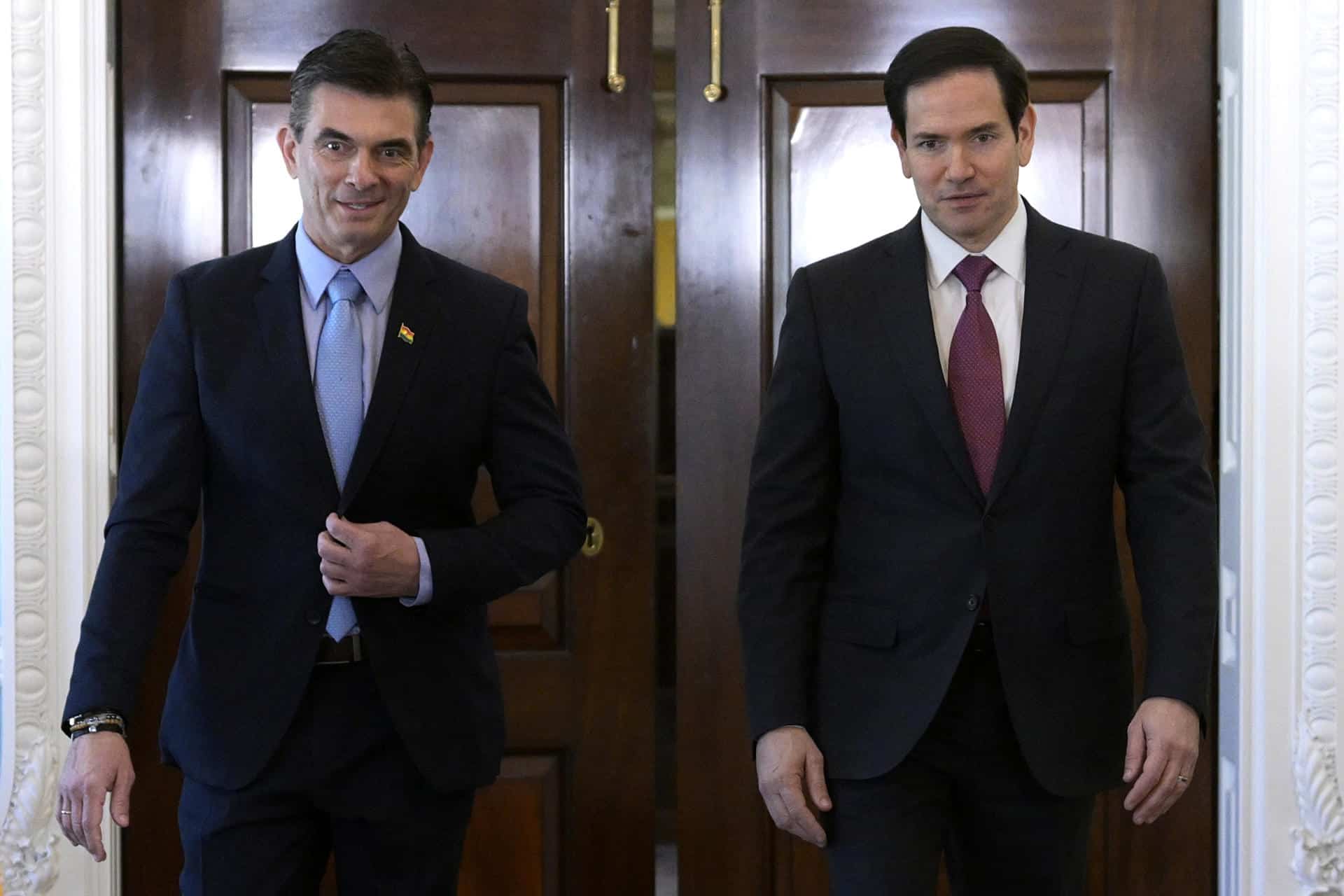 Fotografía de archivo del presidente electo de Bolivia, Rodrigo Paz Pereira, durante una entrevista con EFE, en La Paz (Bolivia). EFE/ Luis Gandarillas