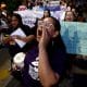 Una mujer reacciona en una marcha durante el Día Internacional de Eliminación de la Violencia contra la Mujer este martes, en Asunción (Paraguay). EFE/ Juan Pablo Pino