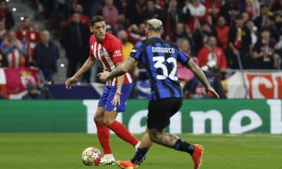 Nahuel Molina, ante Dimarco, en el Atlético-Inter de 2024. EFE / Mariscal.