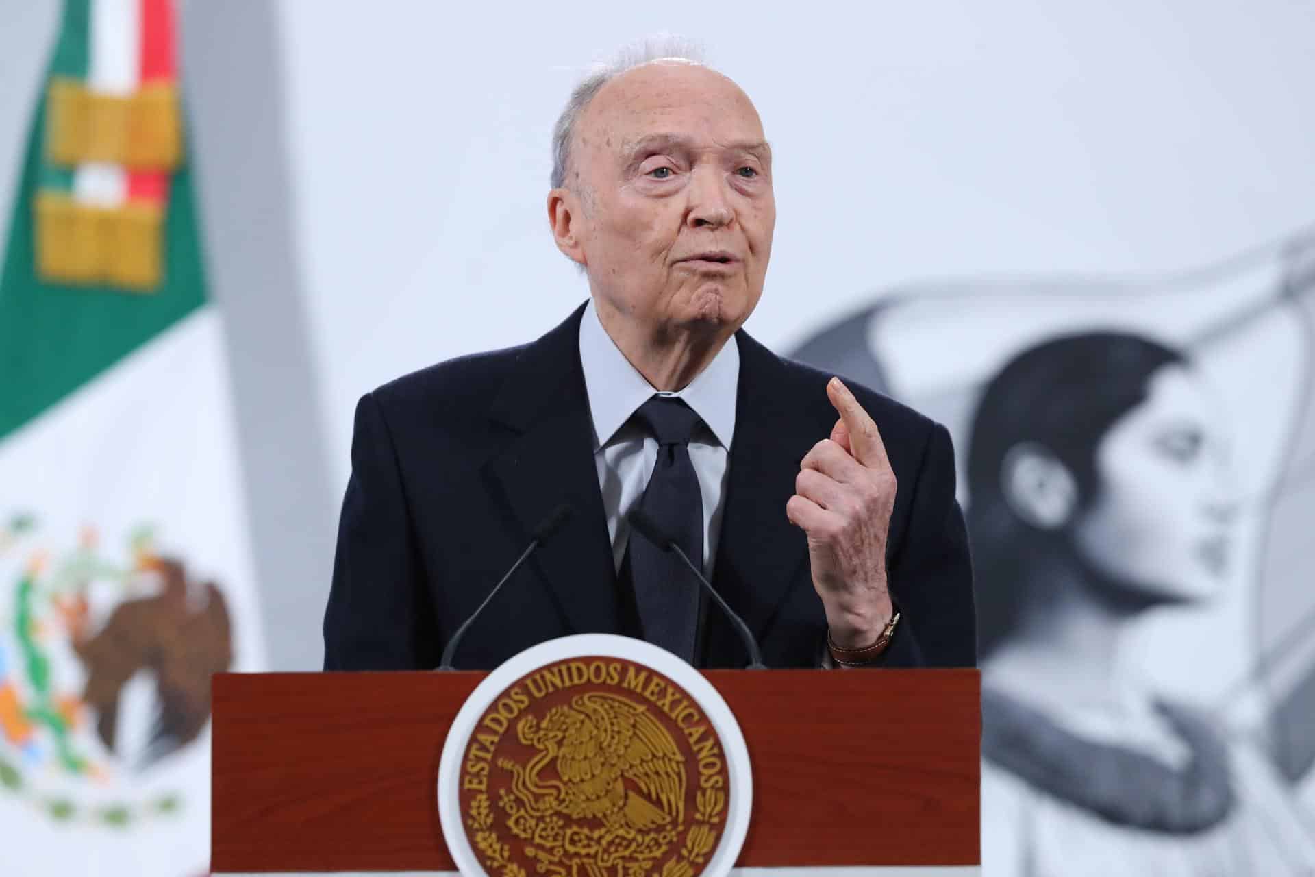 El fiscal general de México, Alejandro Gertz Manero, participa en una rueda de prensa en Palacio Nacional, en Ciudad de México (México). Imagen de archivo. EFE/Mario Guzmán