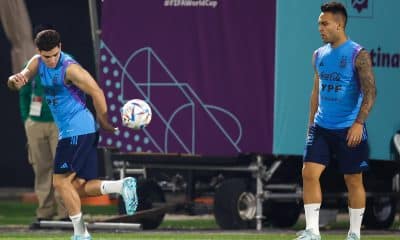 Julián Alvarez y Lautaro Martínez, en una foto de archivo en el Mundial de Catar 2022. EFE/Juan Ignacio Roncoroni