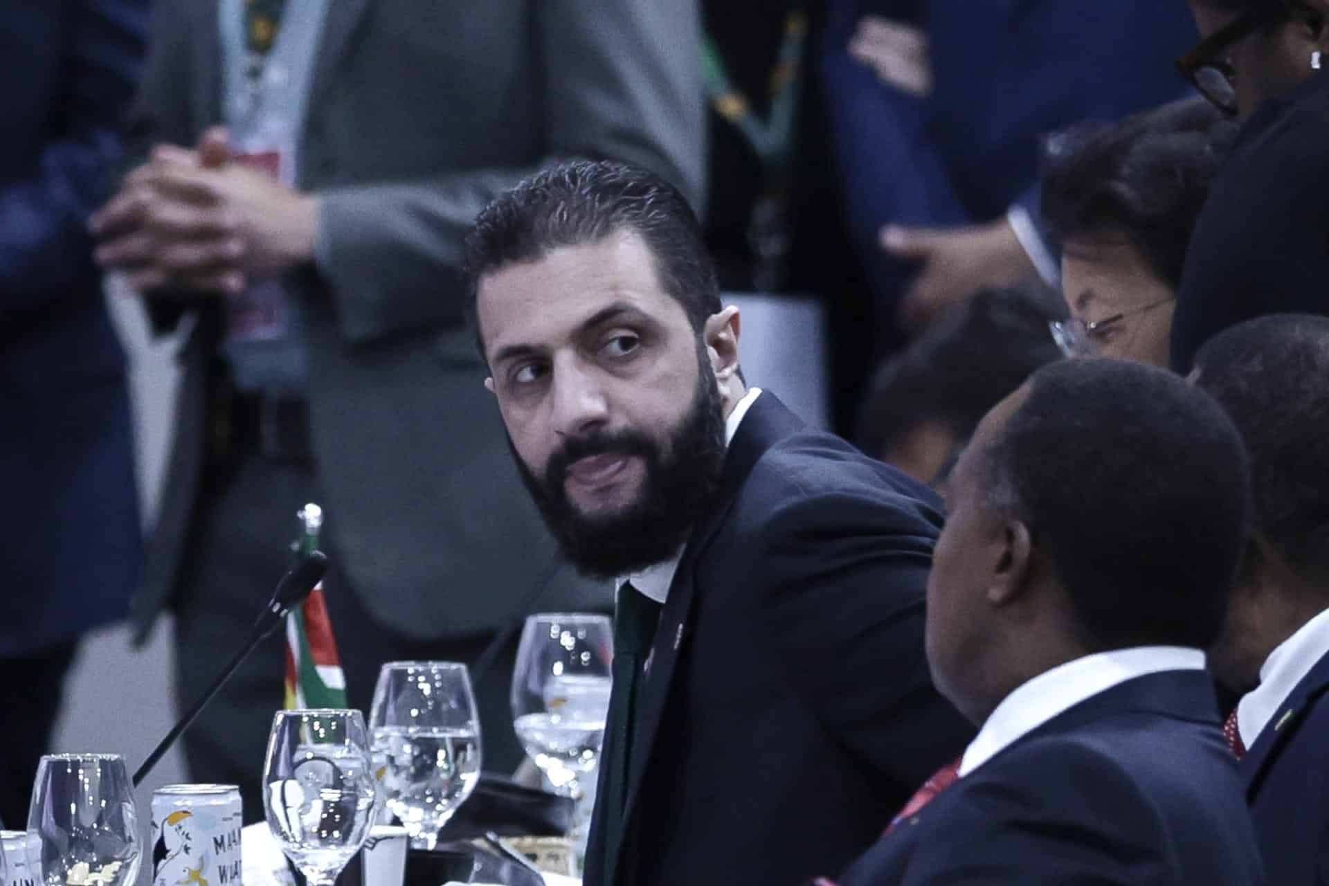 El presidente de Siria, Ahmed al-Sharaa, asiste a la apertura de la cumbre de líderes de la COP30 este 6 de noviembre de 2025, en el Hangar Centro de Convenciones, en Belém (Brasil). EFE/ André Coelho