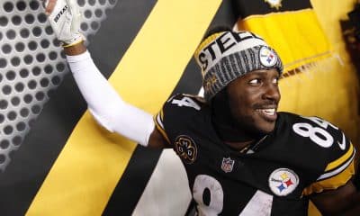 Fotografía tomada al exreceptor Antonio Brown en diciembre de 2017 durante su participación como jugador de los Steelers de Pittsburgh. EFE/EPA/JARED WICKERHAM