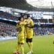 Celebración del gol de Alberto Moleiro (d), del Villarreal, durante el partido liguero que enfrentó a la Real Sociedad y al Villarreal en el estadio Anoeta en San Sebastián, este domingo. EFE/Javier Etxezarreta