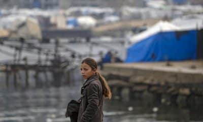 Niña palestina en un campamento de refugiados en Gaza el 14 de noviembre de 2025. EFE/EPA/MOHAMMED SABER