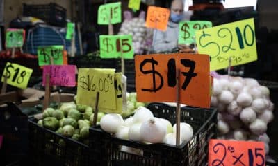 Fotografía de un local de productos en la Central de Abastos en Ciudad de México (México). Imagen de archivo. EFE/ José Méndez