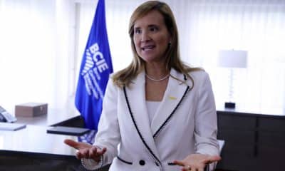 La presidenta ejecutiva del Banco Centroamericano de Integración Económica (BCIE), Gisela Sánchez, habla durante una entrevista con EFE este martes, en Tegucigalpa (Honduras). EFE/Gustavo Amador
