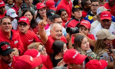 Fotografía de archivo de una marcha liderada por el vicepresidente del Partido Socialista Unido de Venezuela (PSUV), Diosdado Cabello (c), en Caracas (Venezuela). EFE/Rayner Peña