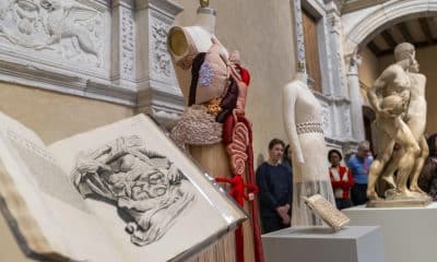 Fotografía que muestra algunos de los trajes que forman parte de la exposición del Costume Institute de primavera de 2026, este lunes, en Nueva York (Estados Unidos). EFE/ Angel Colmenares