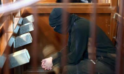 El sirio Wassim Al M. durante el juicio en Berlín por intento de asesinato este jueves. EFE/EPA/HANNIBAL HANSCHKE