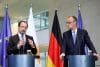 El canciller alemán Friedrich Merz (R) y el presidente chipriota Nikos Christodoulides (L) asisten a una conferencia de prensa en la Cancillería Federal en Berlín, Alemania, 14 de noviembre de 2025. La visita de Christodoulides tiene como objetivo presentar a Merz los pilares principales del programa de presidencia de la UE de Chipre, incluyendo la defensa de la UE, la gestión de fronteras y el apoyo a la ampliación de la UE, particularmente en los Balcanes Occidentales. Chipre asumirá la Presidencia rotativa de seis meses del Consejo de la UE el 01 de enero de 2026. (Chipre, Alemania) EFE/EPA/FILIP SINGER
