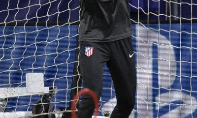 El portero esloveno del Atlético de Madrid, Jan Oblak, durante el entrenamiento del martes en el estadio Metropolitano de Madrid, en la víspera del partido de Liga de Campeones ante el Inter de Milán. EFE/ Sergio Pérez