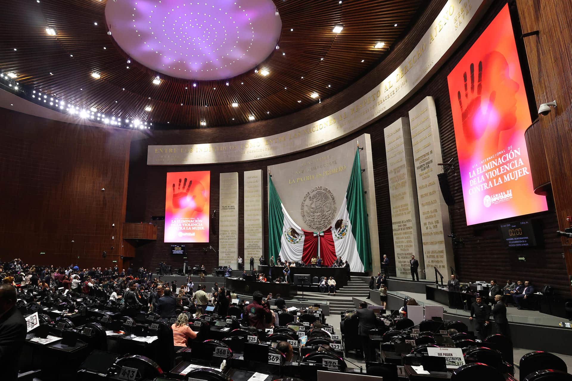 Fotografía cedida este martes por la Cámara de Diputados, durante una sesión ordinaria en la Ciudad de México (México). EFE/Cámara de Diputados/SOLO USO EDITORIAL/NO VENTAS/SOLO DISPONIBLE PARA ILUSTRAR LA NOTICIA QUE ACOMPAÑA(CRÉDITO OBLIGATORIO)