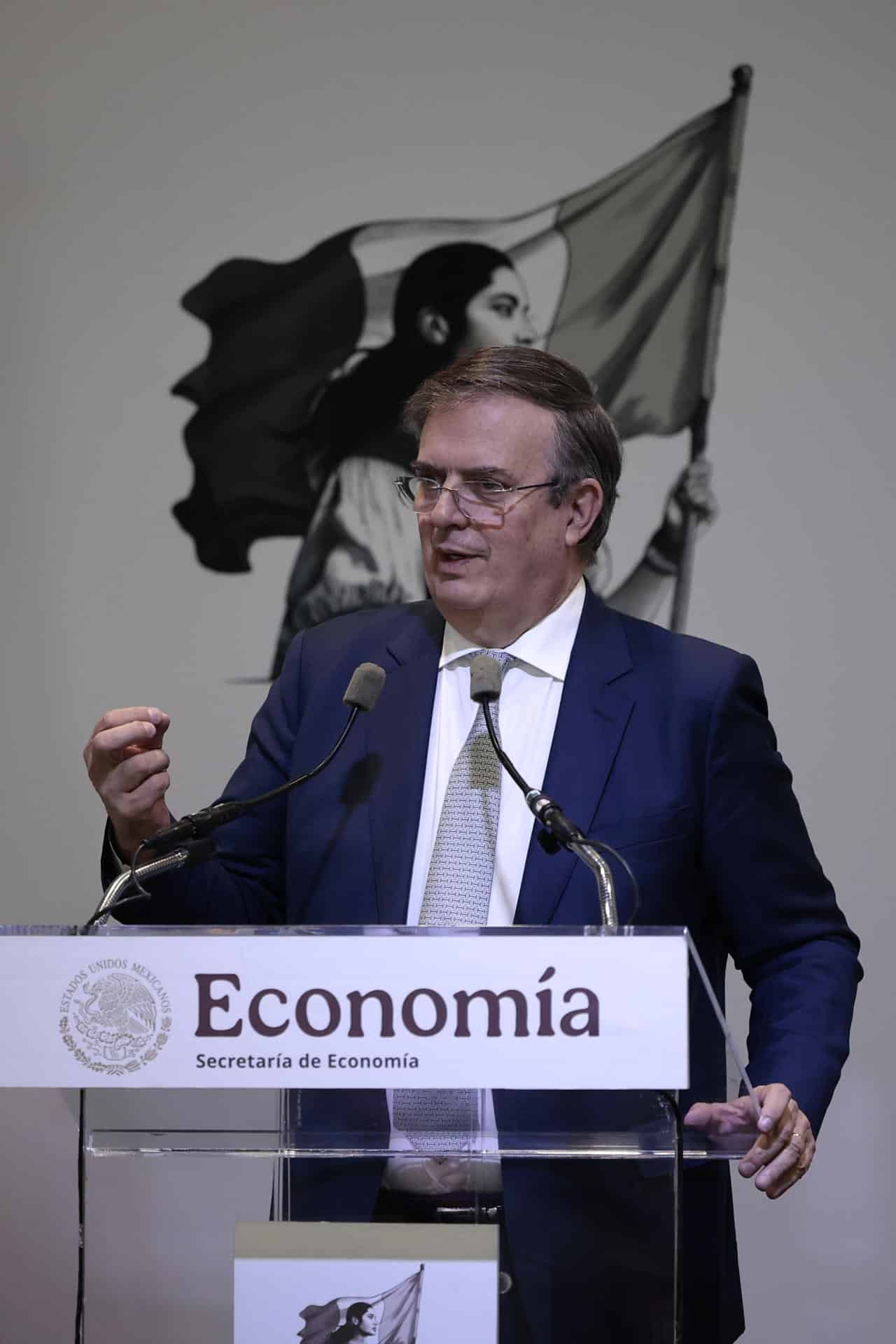 El secretario de Economía Marcelo Ebrard, habla en una conferencia de prensa en Ciudad de México (México). Imagen de archivo. EFE/ José Méndez