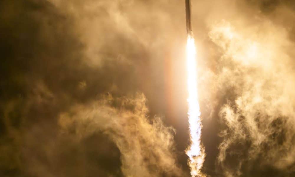 Fotografía cedida por la NASA que muestra el despegue del satélite Sentinel-6B a bordo de un cohete Falcon 9 de SpaceX el 16 de noviembre de 2025, en el Complejo de Lanzamiento 4 Este, de la Base de la Fuerza Espacial Vandenberg, en California (EE.UU.). EFE/ Carla Thomas/ Nasa /SOLO USO EDITORIAL/ NO VENTAS/ SOLO DISPONIBLE PARA ILUSTRAR LA NOTICIA QUE ACOMPAÑA (CRÉDITO OBLIGATORIO)