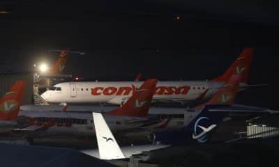 Fotografía que muestra aviones en la pista del aeropuerto internacional Simón Bolívar en Maiquetía (Venezuela). EFE/ Miguel Gutierrez