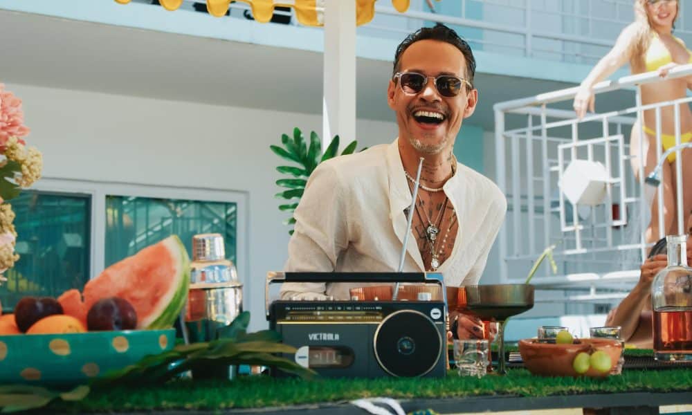 Fotografía cedida por Creative Link NY donde aparece el cantante Marc Anthony quien anunció este martes su primera residencia en Las Vegas con al menos 10 conciertos en el BleauLive Theater del casino Fontainebleau, donde promete "un espectáculo íntimo diferente a todo lo que ha hecho antes". EFE/ Creative Link Ny /SOLO USO EDITORIAL/NO VENTAS/SOLO DISPONIBLE PARA ILUSTRAR LA NOTICIA QUE ACOMPAÑA (CRÉDITO OBLIGATORIO)