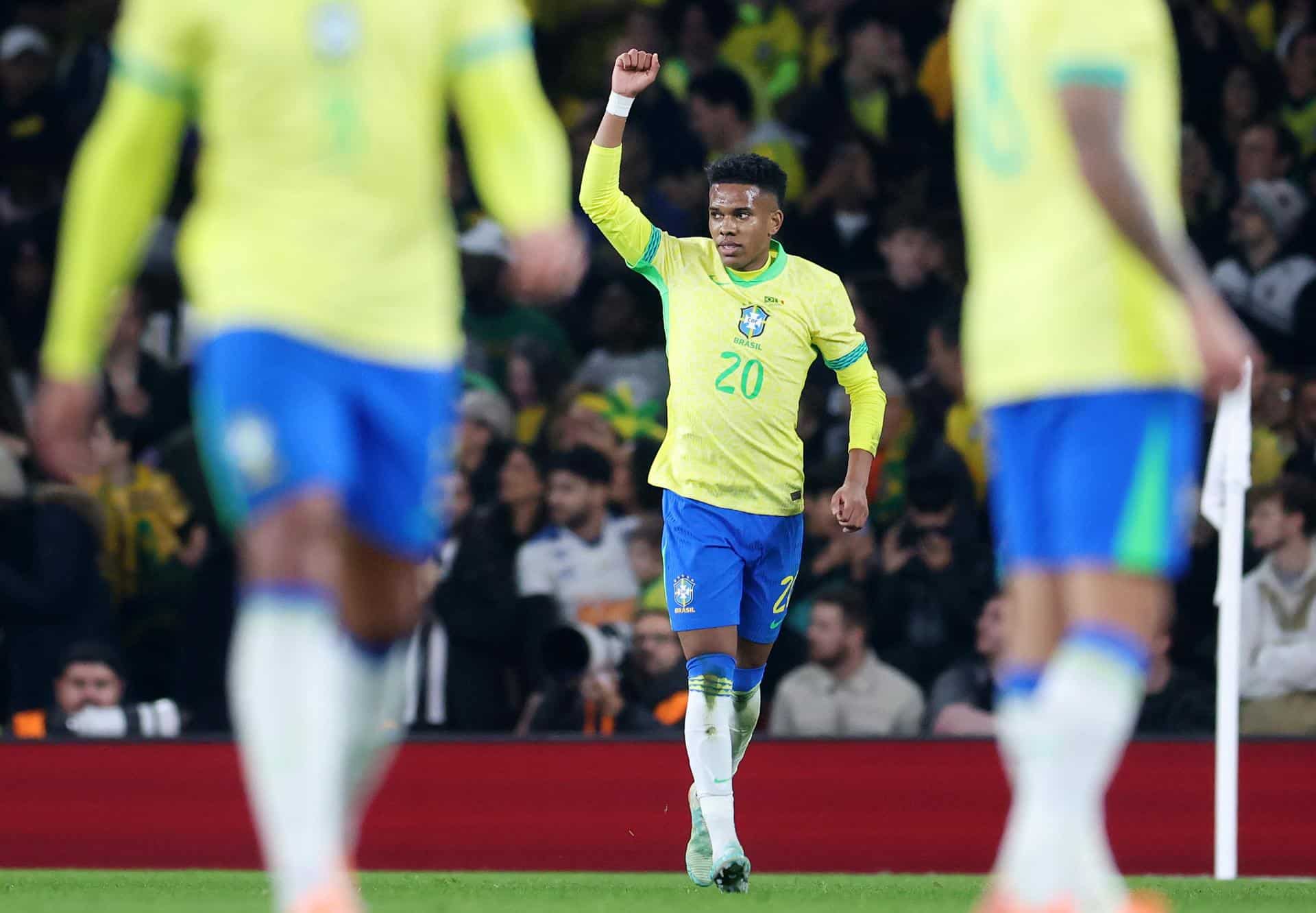 El jugador de Brasil Estevao celebra el 1-0 durante el partido amistoso que han jugado Brasil y Senegal en Londres, Reino Unido. EFE/EPA/ANDY RAIN