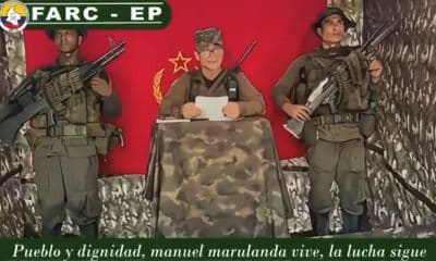Captura de video tomada de rastreo de redes del jefe del Estado Mayor Central (EMC), la mayor disidencia de las FARC, Néstor Gregorio Vera (c), alias Iván Mordisco. EFE/ Rastreo de Redes