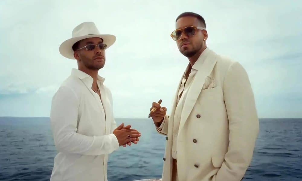 Captura de video cedida por Sony Music Latin que muestra a los cantantes Prince Royce (i) y Romeo Santos (d), durante el video de la canción 'Better late than never'. EFE/ Sony Music Latin /SOLO USO EDITORIAL/ NO VENTAS/ SOLO DISPONIBLE PARA ILUSTRAR LA NOTICIA QUE ACOMPAÑA (CRÉDITO OBLIGATORIO)